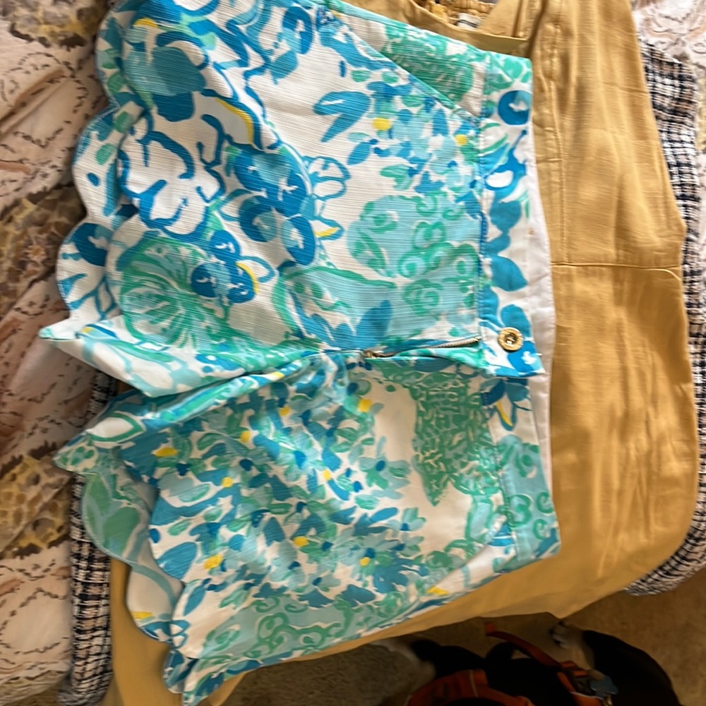 Lily buttercup short
